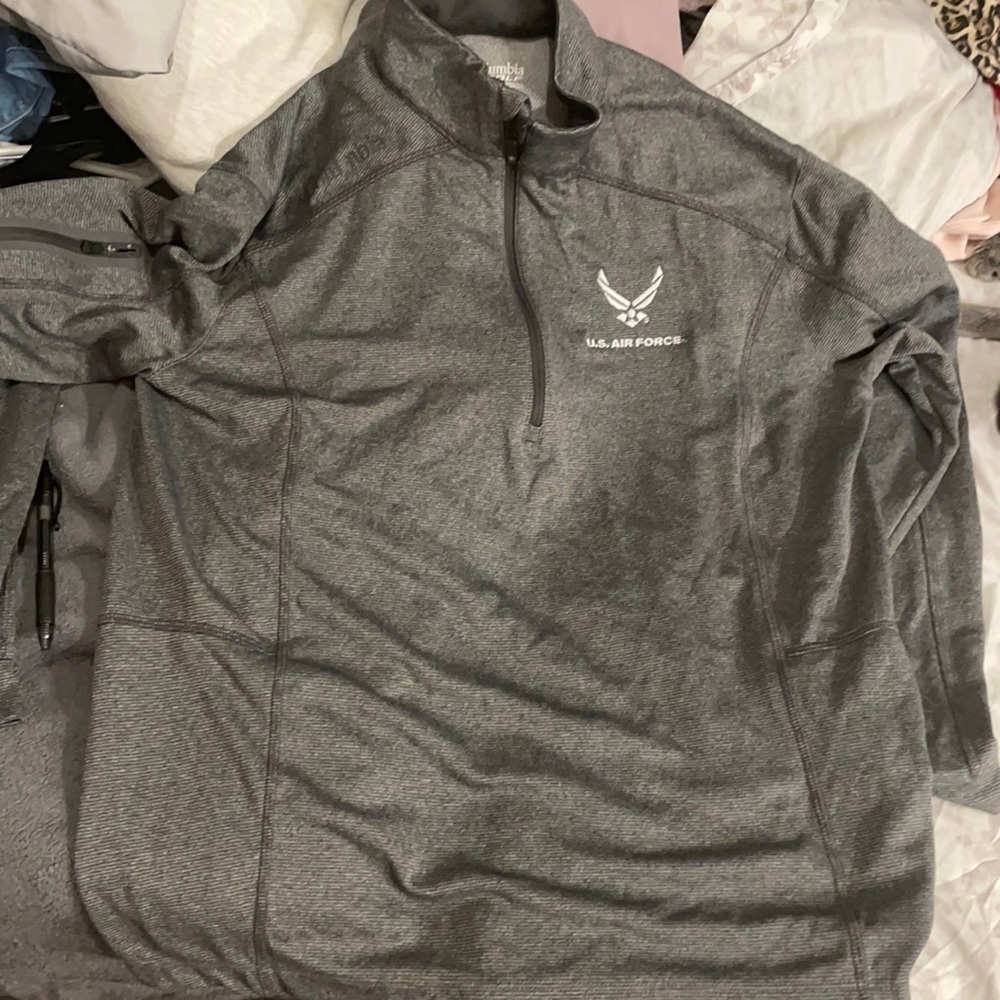 Light weight pull over